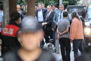 Duruşma öncesi Brunson'ı kritik ziyaret