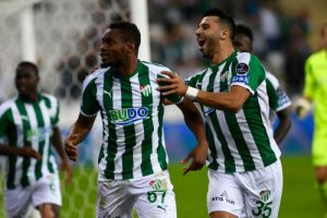 Bursaspor'da yeniler atıyor!