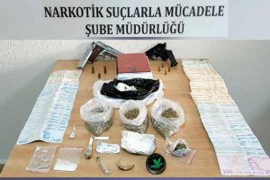 Uyuşturucu tacirelerine operasyon: 3 gözaltı