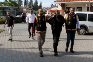 Üniversiteli kıza tecavüze kalkıştı