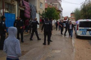 Komşu kavgasında 37 günlük bebek ağır yaralandı