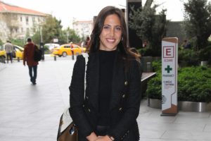 Zehra arkadaşları ile buluştu