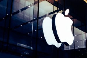 Apple'ın başı hükûmetlerle belada!