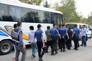 Aranan 97 kişi yakalandı
