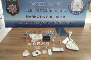 14 adrese eş zamanlı 'torbacı' operasyonu: 10 gözaltı