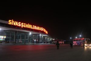 Gece yarısı şüpheli çanta paniğe neden oldu
