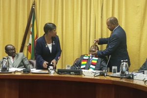 Devlet Başkanı Mnangagwa'ya kolera aşısı