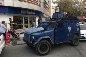 Silahlı soyguncular 20 bin lira alarak kayıplara karıştı