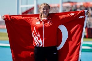 Münevver Hancı'dan bronz madalya