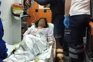 16 yaşındaki kız kendini bıçakladı