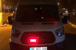 Polis memuru çakarlı araçla sigara kaçakçılığı yaparken yakalandı