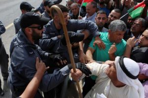 İsrail güçlerinden Han el-Ahmer'deki gösteriye müdahale