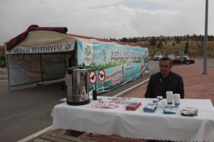 Polisten sürücülere ''Yaşam için kısa bir mola'' çadırı