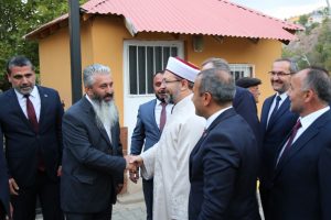 Diyanet İşleri Başkanı Erbaş'tan cemevi ziyareti