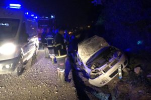 Kontrolden çıkan otomobil şarampole uçtu