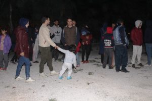 Kaçak göçmenler jandarmanın dikkati sayesinde yakalandı
