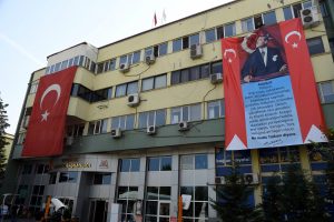 Öğrenci Andı'na pankartlı destek
