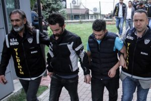 Bursa Yıldırım'da hırsızlık ve uyuşturucu çetesi çökertildi