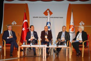 İzmir Ekonomi Üniversitesi'nde İngilizce çalıştayı