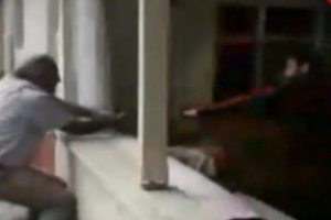 Kiracı ve ev sahibinin korkunç kavgası! Kendi evini parçaladı