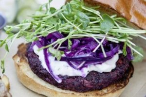 Vegan beslenme: Çevre için iyi, insanlar için kötü mü?