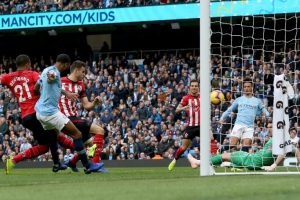 Chelsea ve Liverpool, City'i takipte