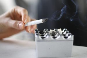 Bile bile nefeslerine ölümü çekiyorlar