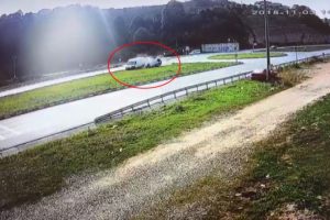 Otomobilin takla attığı kaza kamerada