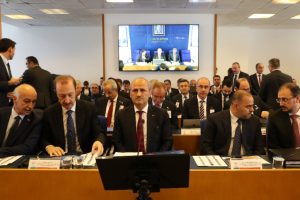 Bakan Turhan, İstanbul Havalimanı ile ilgili bilgi verdi