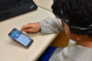 Disleksik çocukların eğitimini destekleyen mobil uygulama