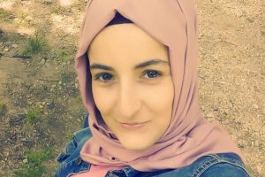 Lüks cip genç kıza çarpıp kaçtı