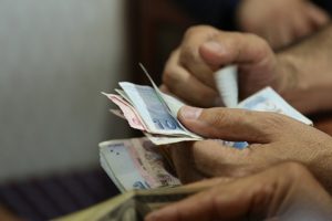 Binlerce çalışanı ilgilendiren karar! Bunu yaptı işinden oldu ama...