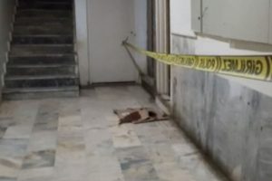 'Beni aldattın' deyip birlikte yaşadığı kadını...
