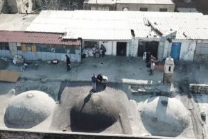 Tarihi hanın çatısındaki o baraka yıkılıyor