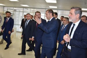 Bakan Albayrak, Bursa'daki yüksek teknolojili tesise hayran kaldı