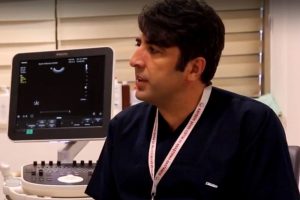 Doktora biber gazı sıktı