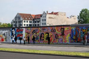 Berlin Duvarı'nın yıkılışının 29'uncu yılı kutlanıyor