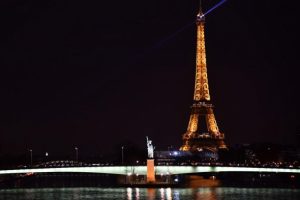 Dünya liderleri pazar günü Paris'te toplanacak