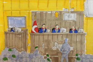 'Konuşanın kafasına acımadan sıkın' talimatı