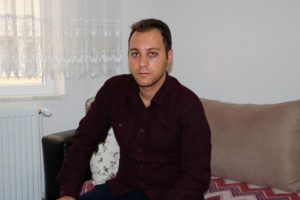 Öğrenci yakınları, kavgayı ayırmaya çalışan müdür vekilini dövdü
