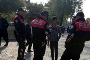Çeşitli suçlardan aranan 26 kişi yakalandı