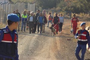 Kaybolan kadın için vatandaşlar seferber oldu