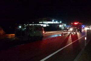 Tır hafif ticari araca arkadan çarptı: 2 yaralı