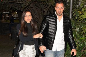 Murat Binici sevgilisiyle el ele
