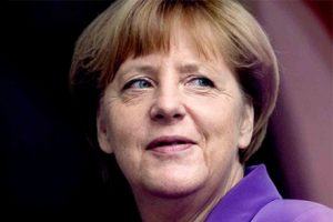 Merkel'den 'Avrupa ordusu'na yeşil ışık!