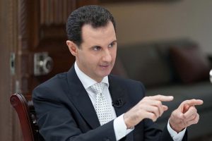 Suriyeliler Beşar Esad'ı omuzlarında taşıdı