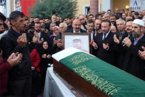 Lastik-İş Genel Başkanı Karacan'ı yüzlerce kişi uğurladı