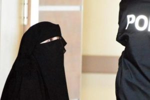 Atatürk'e hakaretten tutuklanan üniversiteli kız adli kontrolle serbest