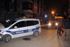 Suçlu kovalayan polisler kaza yaptı