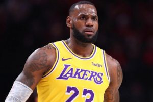 LeBron rekor kırdı, Lakers kazandı